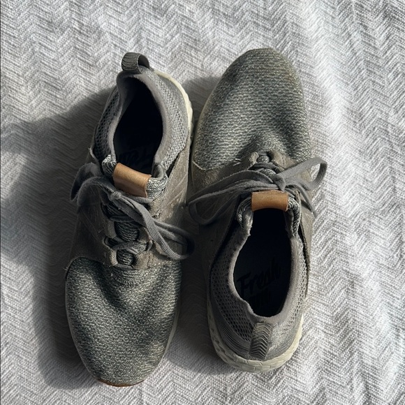 New Balance Gray Athletic Shoes with Seamless Upper size 9.5 - Picture 3 of 10